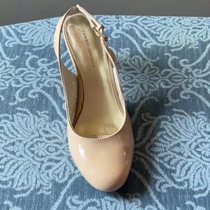 Tommy Hilfiger Cream Heels Classic Design